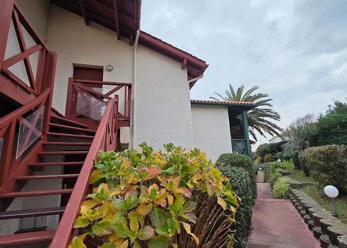 Ocean View And Pool Near The Appartement